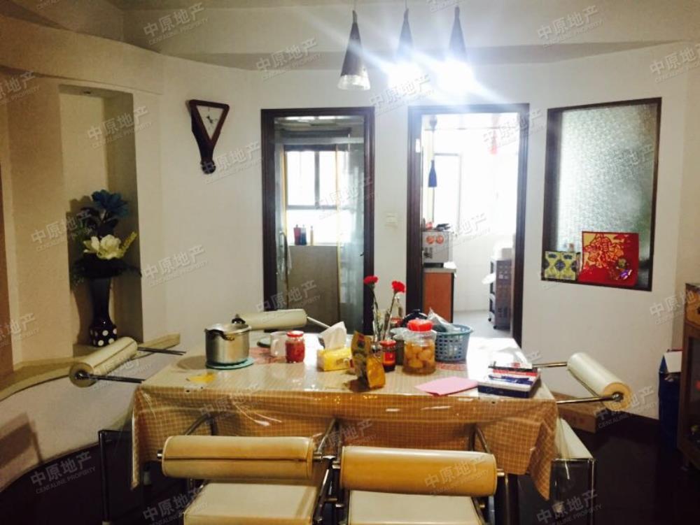 长江之家 新出四房 配套齐全 小区中间位置 满五无税